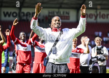 Antwerpen, Belgien. August 2025. Der Antwerpener Michel Ange Balikwisha verabschiedet sich von den Fans des Antwerpener FC nach einem Fußballspiel zwischen Royal Antwerp FC und KV Mechelen am Sonntag, den 24. August 2025 in Antwerpen, am 5. Tag der ersten Liga der „Jupiler Pro League“ 2025-2026. BELGA FOTO TOM GOYVAERTS Credit: Belga Nachrichtenagentur/Alamy Live News Stockfoto