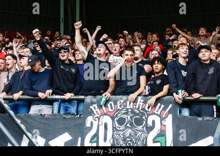 Nijmegen, Niederlande. August 2025. NIJMEGEN, NIEDERLANDE - 24. AUGUST: Fans und Unterstützer von NEC während eines niederländischen Eredivisie-Spiels zwischen NAC Breda und NAC Breda im de Goffert Stadium am 24. August 2025 in Nijmegen, Niederlande. (Foto: Broer van den Boom/Orange Pictures) Credit: Orange Pics BV/Alamy Live News Stockfoto
