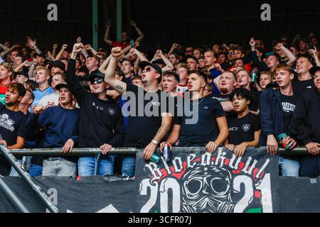 Nijmegen, Niederlande. August 2025. NIJMEGEN, NIEDERLANDE - 24. AUGUST: Fans und Unterstützer von NEC während eines niederländischen Eredivisie-Spiels zwischen NAC Breda und NAC Breda im de Goffert Stadium am 24. August 2025 in Nijmegen, Niederlande. (Foto: Broer van den Boom/Orange Pictures) Credit: Orange Pics BV/Alamy Live News Stockfoto