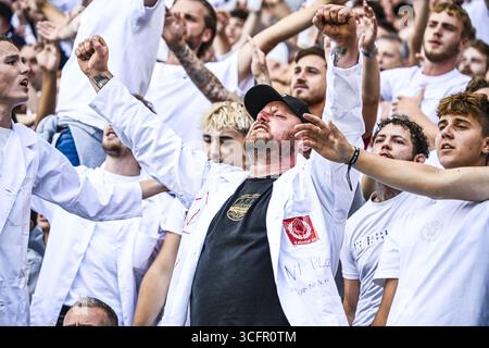 Antwerpen, Belgien. August 2025. Die Fans Antwerpens wurden nach einem Fußballspiel zwischen Royal Antwerp FC und KV Mechelen am Sonntag, den 24. August 2025, in Antwerpen, am 5. Tag der ersten Liga der Jupiler Pro League 2025-2026 in der belgischen Meisterschaft dargestellt. BELGA FOTO TOM GOYVAERTS Credit: Belga Nachrichtenagentur/Alamy Live News Stockfoto