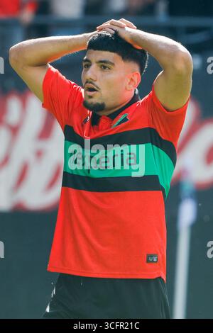 Nijmegen, Niederlande. August 2025. NIJMEGEN, NIEDERLANDE - 24. AUGUST: Basar onal von NEC während eines niederländischen Eredivisie-Spiels zwischen NAC Breda und NAC Breda im de Goffert Stadium am 24. August 2025 in Nijmegen, Niederlande. (Foto: Broer van den Boom/Orange Pictures) Credit: Orange Pics BV/Alamy Live News Stockfoto