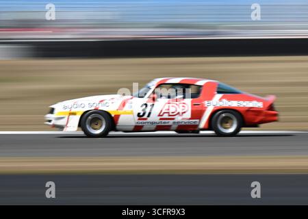 Silverstone Circuit, Northamptonshire, Großbritannien. August 2025; Silverstone Circuit, Northamptonshire, England; Silverstone Festival Day 3 2025; THORPE / QUAIFE in einem Chevrolet Camaro während der Adrian Flux Trophy für MRL Historic Touring Car Challenge Stockfoto