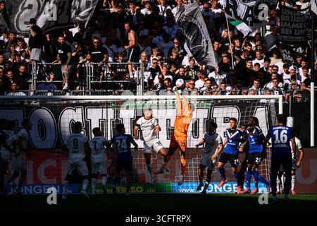 MÖNCHENGLADBACH, DEUTSCHLAND - 24. AUGUST 2025: - Das Fußballspiel der Bundesliga Borussia Mönchengladbach gegen den Hamburger SV im Borussia Park. Stockfoto