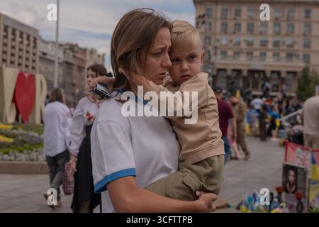 Kiew, Ukraine, Ukraine. August 2025. Die Ukrainer protestieren, trauern und feiern ihren 34. Unabhängigkeitstag am 24. August 2025 auf dem Maidan-Platz in Kiew, Ukraine. (Credit Image: © Svet Jacqueline/ZUMA Press Wire) NUR REDAKTIONELLE VERWENDUNG! Nicht für kommerzielle ZWECKE! Stockfoto
