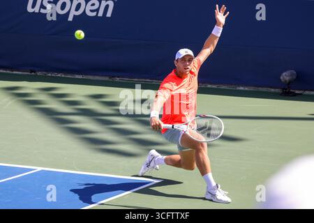 New York, Usa. August 2025. NEW YORK, USA - 25. AUGUST: Tallon Griekspoor aus den Niederlanden am 1. Tag der US Open 2025 im USTA Billie Jean King National Tennis Center am 25. August 2025 in New York, USA. (Foto: Adam Stoltman/BSR Agency) Credit: BSR Agency/Alamy Live News Stockfoto