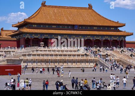 Der Saal der Obersten Harmonie in Peking, der größte Saal der Verbotenen Stadt, in dem sich der „große Staatspräsident“ oder der „Drachenthron“ befindet Stockfoto