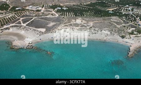 Drohnenansicht der abgelegenen Küstensiedlung Xerokampos in Sitia, Lasithi, Insel Kreta, Griechenland. Stockfoto