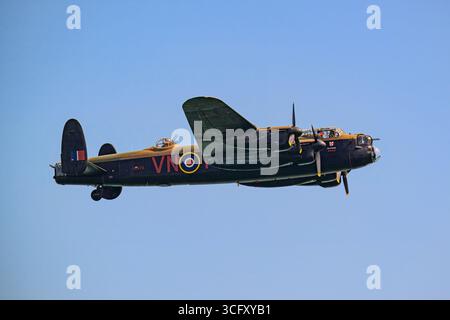 Avro Lancaster B1 WW2 schwerer Bomber PA474 des Battle of Britain Memorial Flight bei Airborne 2025, Eastbourne Stockfoto