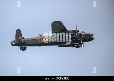 Avro Lancaster B1 WW2 schwerer Bomber PA474 des Battle of Britain Memorial Flight bei Airborne 2025, Eastbourne Stockfoto