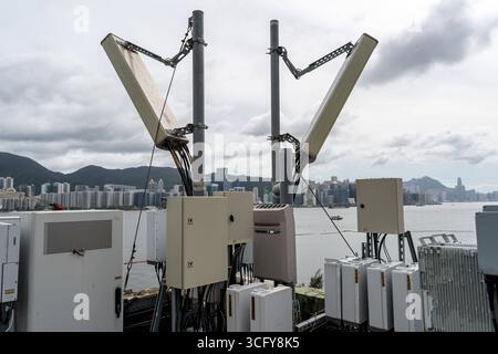 Hong Kong Daily Life Eine allgemeine Ansicht mit einer Mobilfunkantenne auf einem Gebäude am 25. August 2025 in Hongkong. Foto von Vernon Yuen/Nexpher Images Stockfoto