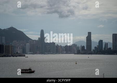 25. August 2025, Hong Kong, Hong Kong, Hong Kong: Eine allgemeine Ansicht der Skyline von Hongkong am 25. August 2025 in Hong Kong. (Credit Image: © Vernon Yuen/Nexpher Images via ZUMA Press Wire) NUR REDAKTIONELLE VERWENDUNG! Nicht für kommerzielle ZWECKE! Stockfoto