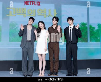 Seoul, Südkorea. August 2025. (L bis R) die südkoreanischen Schauspieler Gong Myung, Shin Eun-soo, Cha Yoo-min und Yoon Sang-hyun nehmen am 25. August 2025 an einem Fotogespräch zur NETFLIX-Serie „Love Untangled“ in Seoul, Südkorea, teil. (Foto: Lee Young-HO/SIPA USA Credit: SIPA USA/Alamy Live News Stockfoto