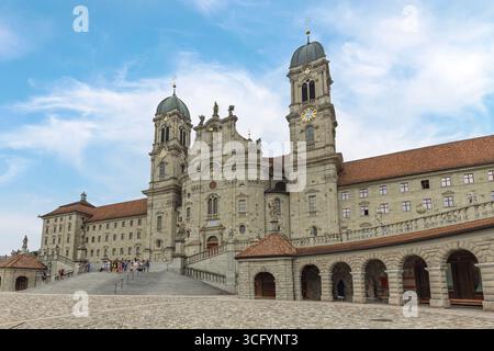 Das barocke Kloster Einsiedeln ist eine bedeutende Benediktinerabtei und ein bedeutender Wallfahrtsort in der Zentralschweiz. Stockfoto