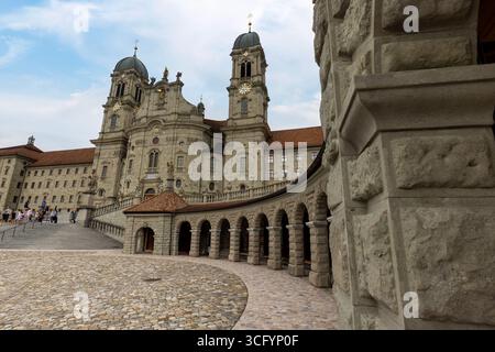 Das barocke Kloster Einsiedeln ist eine bedeutende Benediktinerabtei und ein bedeutender Wallfahrtsort in der Zentralschweiz. Stockfoto