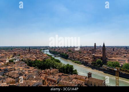Panoramablick auf Verona und die Etsch Stockfoto