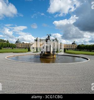 Madrid, Spanien. August 2025. Blick auf das Schloss Drottningholm ist einer der königlichen Paläste und gehört zum UNESCO-Weltkulturerbe. Stockholm 25. August 2025 Schweden (Foto: Oscar Gonzalez/SIPA USA) Credit: SIPA USA/Alamy Live News Stockfoto
