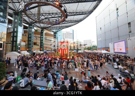Roppongi Hills Bon Odori 2025 -JPN- 24. August 2025, Bon Odori in Roppongi Hills, Minato Ward, Tokio. Ist eines der japanischen Festivals. Es handelt sich um einen Tanz, der während der Bogenfestzeit zum Gedenken an die Toten gespielt wird. Tokio Japan Copyright: XKazukixOISHIx Stockfoto