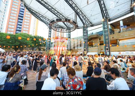 Roppongi Hills Bon Odori 2025 -JPN- 24. August 2025, Bon Odori in Roppongi Hills, Minato Ward, Tokio. Ist eines der japanischen Festivals. Es handelt sich um einen Tanz, der während der Bogenfestzeit zum Gedenken an die Toten gespielt wird. Tokio Japan Copyright: XKazukixOISHIx Stockfoto