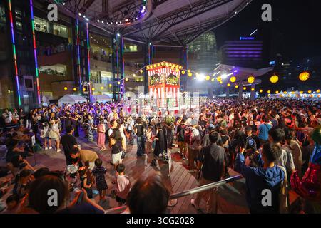 Roppongi Hills Bon Odori 2025 -JPN- 24. August 2025, Bon Odori in Roppongi Hills, Minato Ward, Tokio. Ist eines der japanischen Festivals. Es handelt sich um einen Tanz, der während der Bogenfestzeit zum Gedenken an die Toten gespielt wird. Tokio Japan Copyright: XKazukixOISHIx Stockfoto