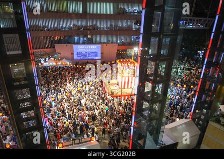 Roppongi Hills Bon Odori 2025 -JPN- 24. August 2025, Bon Odori in Roppongi Hills, Minato Ward, Tokio. Ist eines der japanischen Festivals. Es handelt sich um einen Tanz, der während der Bogenfestzeit zum Gedenken an die Toten gespielt wird. Tokio Japan Copyright: XKazukixOISHIx Stockfoto