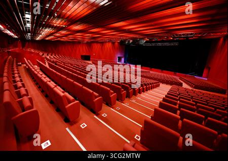THEMENBILD - Wiener Stadthalle am Montag, 25. August 2025 in Wien, Österreich. In Wien findet der 70. Eurovision Song Contest statt, das Finale findet am 16. Mai 2026 in der Wiener Stadthalle statt. Innenansicht der Halle F des Wiener Rathauses - 20250825 PD10946 Credit: APA-PictureDesk/Alamy Live News Stockfoto