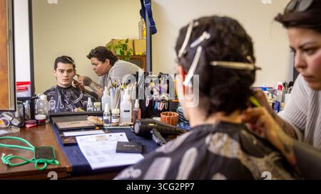 Ostrava, Tschechische Republik. August 2025. Der tschechische Schauspieler Josef Trojan, der während der Dreharbeiten zum Dokumentarfilm Osamely vlk (der einsame Wolf), der die Geschichte des tschechoslowakischen RAF-Piloten Josef Frantisek, am 25. August 2025 in Ostrava, Tschechien, zeigt. Quelle: Petr Sznapka/CTK Photo/Alamy Live News Stockfoto