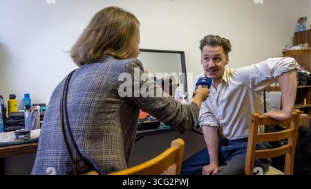 Ostrava, Tschechische Republik. August 2025. Der tschechische Schauspieler Jan Nedbal wurde während der Dreharbeiten zum Dokumentarfilm Osamely vlk (der einsame Wolf), der die Geschichte des tschechoslowakischen RAF-Piloten Josef Frantisek am 25. August 2025 in Ostrava, Tschechien, zeigt. Quelle: Petr Sznapka/CTK Photo/Alamy Live News Stockfoto