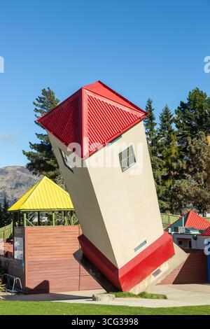 Stuart Landsborough's Puzzling World ist eine Touristenattraktion in der Nähe von Wānaka, Neuseeland Stockfoto
