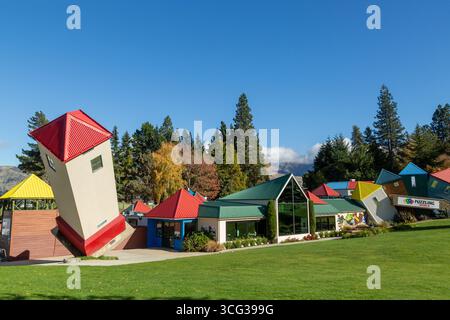 Stuart Landsborough's Puzzling World ist eine Touristenattraktion in der Nähe von Wānaka, Neuseeland Stockfoto