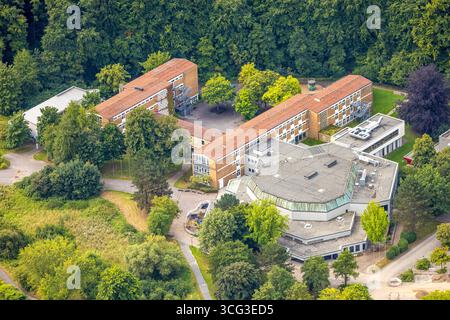 Luftbild, Kulturzentrum Berliner Platz und Franz-Stock-Gymnasium, Hüsten, Arnsberg, Ruhrgebiet, Nordrhein-Westfalen, Deutschland ACHTUNGxMINDESTHONORARx60xEURO *** Luftaufnahme, Kulturzentrum Berliner Platz und Franz Stock Gymnasium, Hüsten, Arnsberg, Ruhrgebiet, Nordrhein-Westfalen, Deutschland ATTENTIONxMINDESTHONORARx60xEURO Stockfoto