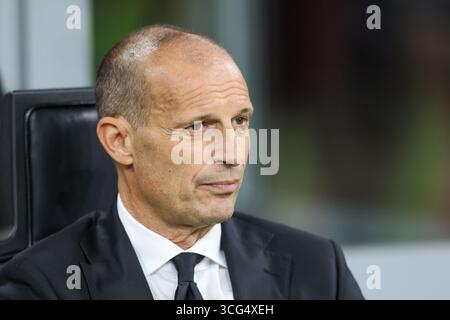 AC Mailand Cheftrainer Massimiliano Allegri während des Fußballspiels der Serie A zwischen Mailand und Cremonese im G Meazza Stadium in Mailand Norditalien - Stockfoto
