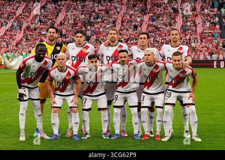 Spieler von Rayo Vallecano werden während des LaLiga EA SPORTSPIELS zwischen den Teams des Athletic Club und Rayo Vallecano im Estadio de San Mames gesehen. Stockfoto