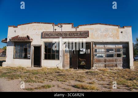 Verlassene Jacksons Garage in Bridgeport, Nebraska Stockfoto
