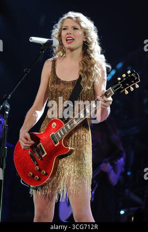 COLUMBUS, OH-, FL - 7. JUNI: Taylor Swift führt auf der Nationwide Arena am 7. Juni 2011 in Columbus, Ohio: Taylor Swift Stockfoto