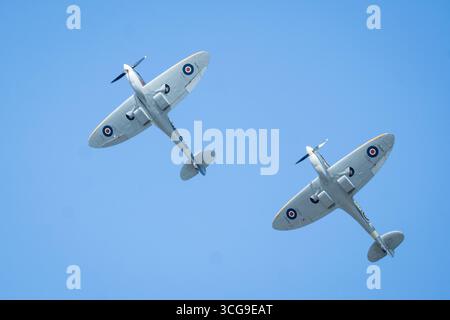 Headcorn Battle of Britain Airshowpaar mit 2 Sitzplätzen Spitfire Stockfoto