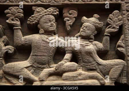 Geschnitzte Figuren in einem buddhistischen Tempel in Bhaktapur, Nepal Stockfoto