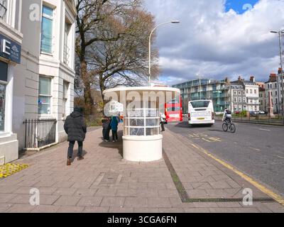 Art déco-Bushaltestellen auf Old Steine in Brighton, East Sussex, Großbritannien Stockfoto