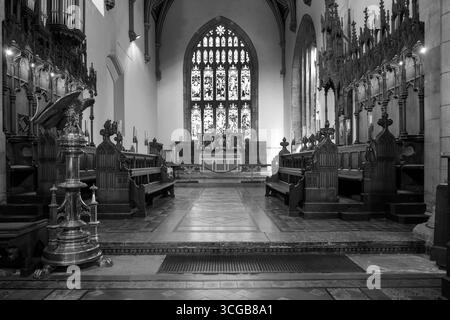 Bangor Cathedral - Cathedral Church of Saint Deiniol - Cathedral Close, Bangor, Gwynedd, Wales Großbritannien - Innenansicht Stockfoto