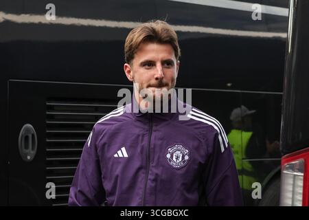 Cleethorpes, Großbritannien. August 2025. Mason Mount of Manchester United kommt während des Carabao Cup-Spiels Grimsby Town gegen Manchester United am 27. August 2025 in Blundell Park, Cleethorpes, Großbritannien (Foto: Mark Cosgrove/News Images) in Cleethorpes, Großbritannien am 27. August 2025. (Foto: Mark Cosgrove/News Images/SIPA USA) Credit: SIPA USA/Alamy Live News Stockfoto