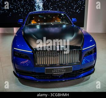 Rolls-Royce Spectre auf der BMW Welt in München Stockfoto