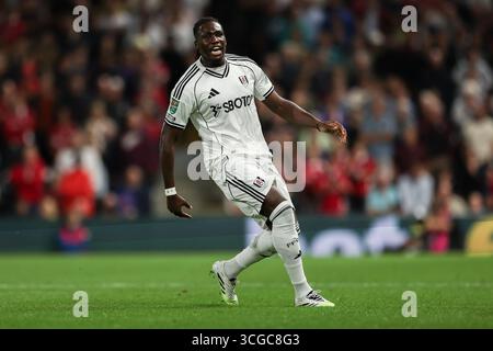 Fulham, London, Großbritannien. August 2025; Craven Cottage, Fulham, London, EFL Carabao Cup Football, Fulham gegen Bristol City; Calvin Bassey von Fulham Credit: Action Plus Sports Images/Alamy Live News Stockfoto