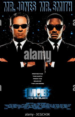Männer in Black (1997) von Barry Sonnenfeld mit will Smith, Tommy Lee Jones und Linda Fiorentino. Ein straetweiser NYPD-Polizist wird in eine geheime Agentur rekrutiert, die Außerirdische auf der Erde polizeilich verfolgt und mit einem erfahrenen Agenten zusammenarbeitet, um einen formverändernden Alien davon abzuhalten, einen intergalaktischen Krieg auszulösen. Foto eines Original-Posters aus dem Jahr 1997 (USA), das NUR FÜR REDAKTIONELLE ZWECKE VERWENDET WIRD. Quelle: BFA / Columbia Pictures Stockfoto