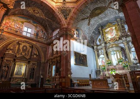 San Miguel de Allende, Mexiko - 9. Februar 2025: Die Pfarrkirche des Heiligen Erzengels Michael in San Miguel de Allende, Guanajuato, Mexiko. Stockfoto