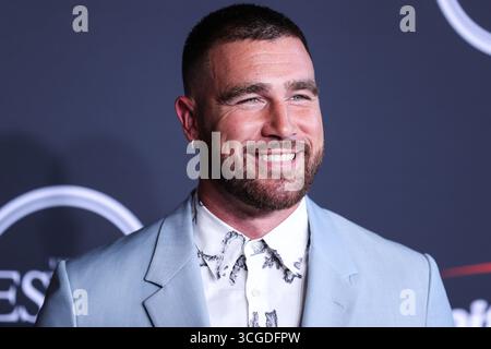 (DATEI) Taylor Swift und Travis Kelce sind verlobt. HOLLYWOOD, LOS ANGELES, KALIFORNIEN, USA - 20. JULI: American Football Tight End für die Kansas City Chiefs der National Football League (NFL) Travis Kelce kommt bei den ESPY Awards 2022 an, die am 20. Juli 2022 im Dolby Theatre in Hollywood, Los Angeles, Kalifornien, USA stattfinden. (Foto: Xavier Collin/Image Press Agency) Stockfoto