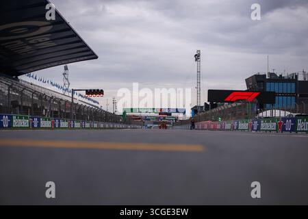 Zandvoort, Pays Bas. August 2025. Allgemeine Ansicht der Hauptgeraden des Zandvoort Circuit während des Formel-1-Grand Prix 2025 Heineken Dutch, 15. Runde der FIA Formel-1-Weltmeisterschaft 2025 vom 29. Bis 31. August 2025 auf dem Zandvoort Circuit, in Zandvoort, Niederlande - Foto Eric Alonso/DPPI Credit: DPPI Media/Alamy Live News Stockfoto