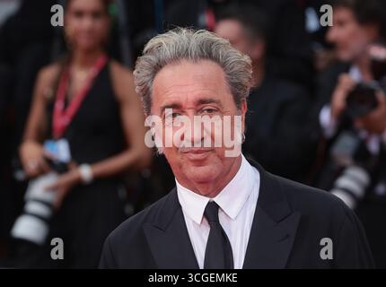 VENEDIG, ITALIEN - 27. AUGUST: Paolo Sorrentino besucht den roten Teppich „La Grazia“ während des 82. Internationalen Filmfestivals von Venedig am 27. August 2025 Stockfoto