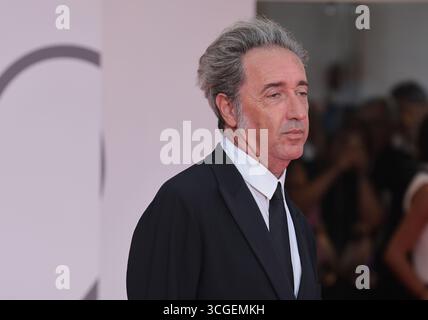 VENEDIG, ITALIEN - 27. AUGUST: Paolo Sorrentino besucht den roten Teppich „La Grazia“ während des 82. Internationalen Filmfestivals von Venedig am 27. August 2025 Stockfoto