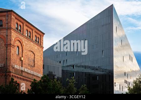 Liverpool Skyline, rund um die Royal Albert Docks, Kreuzfahrthafen und Mann Island. August 2025. Stockfoto