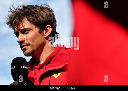 Zandvoort, Niederlande. August 2025. Charles Leclerc (MON) Ferrari. 28.08.2025. Formel-1-Weltmeisterschaft, Rd 15, Grand Prix Der Niederlande, Zandvoort, Niederlande, Vorbereitungstag. Quelle: James Moy/Alamy Live News Stockfoto