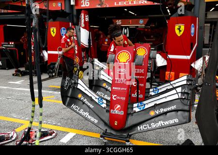 Zandvoort, Niederlande. August 2025. Ferrari SF-25 Frontflügel, F1 Grand Prix der Niederlande auf dem Circuit Zandvoort am 28. August 2025 in Zandvoort, Niederlande. (Foto von HOCH ZWEI) Credit: dpa/Alamy Live News Stockfoto